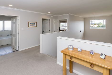 Photo of property in 16 Stornaway Drive, Flat Bush, Auckland, 2016