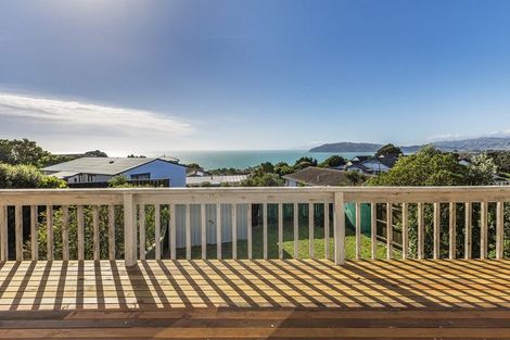 Photo of property in 128 Pikarere Street, Titahi Bay, Porirua, 5022
