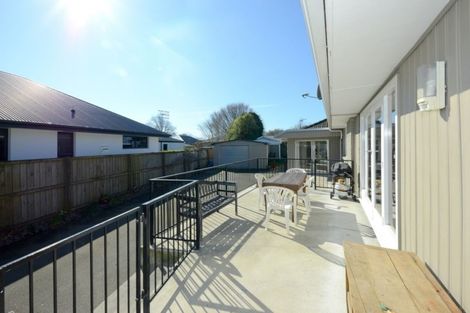 Photo of property in 334 Memorial Avenue, Burnside, Christchurch, 8053