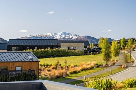 Photo of property in 10 Falconer Rise, Jacks Point, Queenstown, 9371