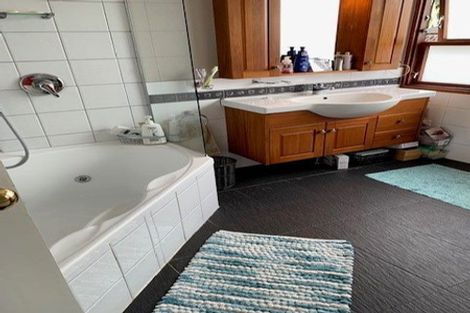 Photo of property in 117 Seaview Road, Paraparaumu Beach, Paraparaumu, 5032