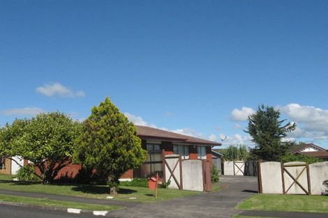 Photo of property in 42 Lewisham Street, Highland Park, Auckland, 2010