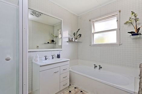 Photo of property in 937 Nelson Street North, Mahora, Hastings, 4120