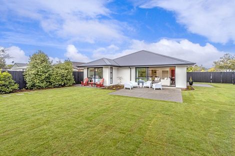 Photo of property in 2 Beauford Place, Parklands, Christchurch, 8083