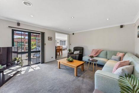 Photo of property in 10 Carlow Grove, Birchville, Upper Hutt, 5018