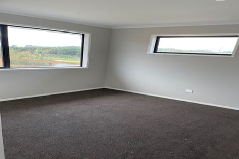 Photo of property in 2 Tahuna Minhinnick Drive, Glenbrook, 2681