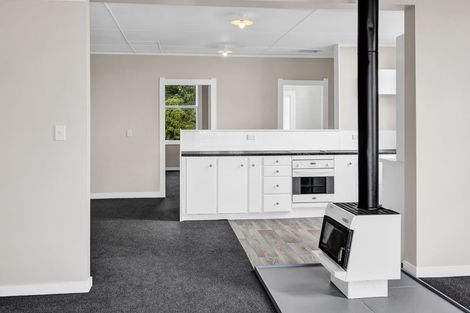 Photo of property in 20 Cambridge Street, Patea, 4520