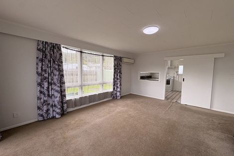 Photo of property in 28 Oregon Drive, Maoribank, Upper Hutt, 5018