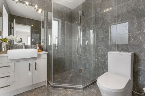 Photo of property in 11 Veneta Close, Flat Bush, Auckland, 2019