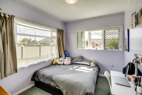 Photo of property in 71 Latham Street, Marewa, Napier, 4110