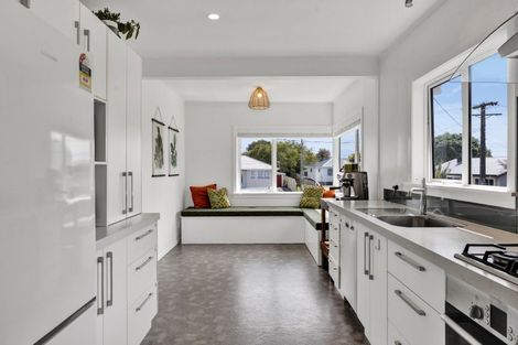 Photo of property in 16 Clyde Street, Ferndale, New Plymouth, 4310