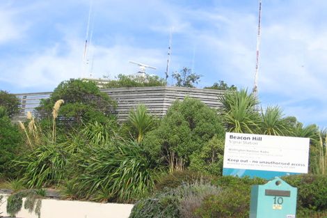 Photo of property in 10 Paratu Way, Strathmore Park, Wellington, 6022