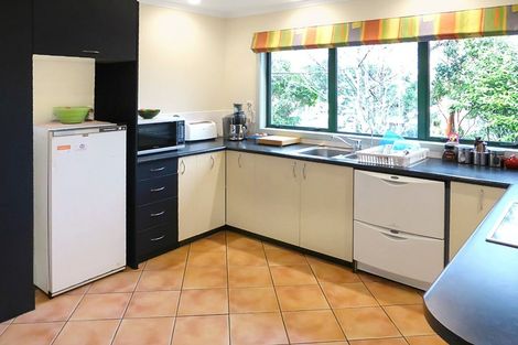 Photo of property in 21 Richmond Hill, Glenside, Wellington, 6037