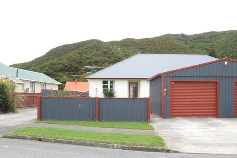 Photo of property in 94 Hewer Crescent, Naenae, Lower Hutt, 5011