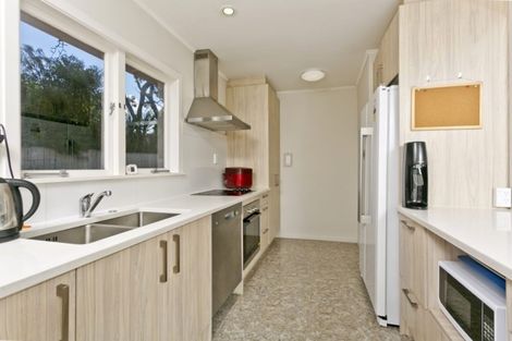 Photo of property in 33 Diana Drive, Glenfield, Auckland, 0627