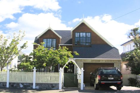 Photo of property in 17 The Quadrant, Miramar, Wellington, 6022