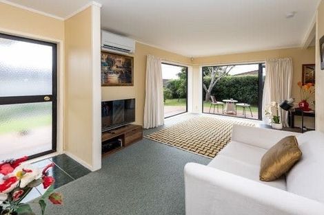 Photo of property in 1/11 Majesty Place, Half Moon Bay, Auckland, 2012