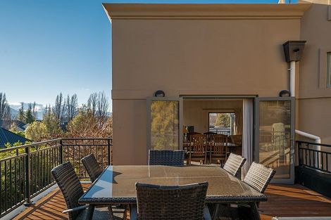Photo of property in 15 Morrows Mead, Wanaka, 9305
