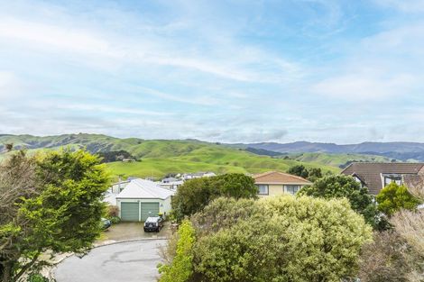 Photo of property in 7b Tregony Place, Camborne, Porirua, 5026