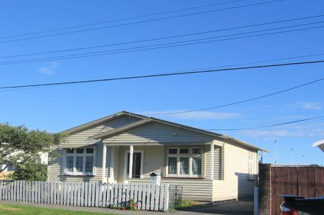 Photo of property in 18 Bouverie Street, Petone, Lower Hutt, 5012