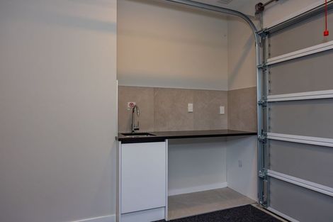 Photo of property in 34 Hellyers Street, Birkdale, Auckland, 0626