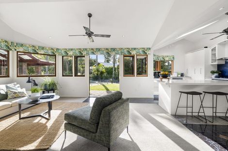 Photo of property in 97 Shaw Road, Oratia, Auckland, 0604