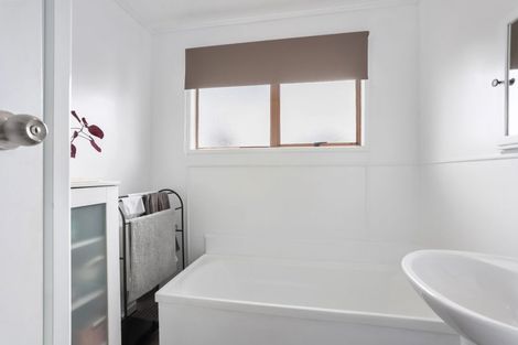 Photo of property in 79 Solar Road, Glen Eden, Auckland, 0602