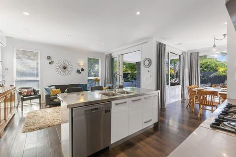 Photo of property in 76a Ladies Mile, Manly, Whangaparaoa, 0930