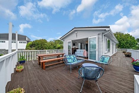Photo of property in 43 Waimumu Road, Massey, Auckland, 0614