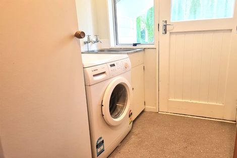 Photo of property in 13a Kingsbridge Place, Newlands, Wellington, 6037