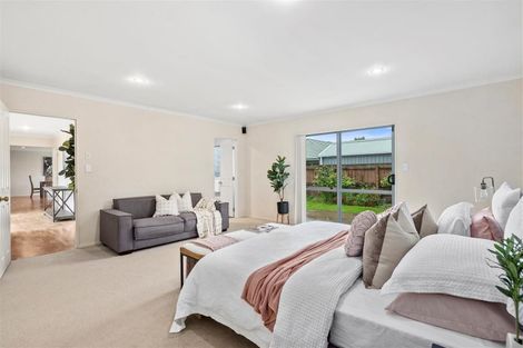 Photo of property in 16 Capricorn Place, Kawaha Point, Rotorua, 3010