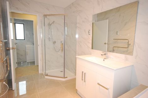 Photo of property in 8 Whekau Drive, Takanini, 2112