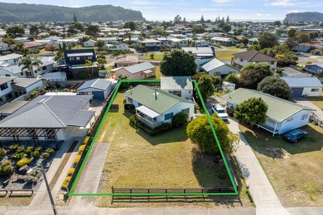 Photo of property in 135 Mayfair Avenue, Whangamata, 3620