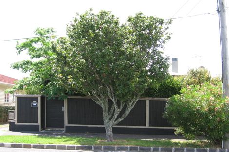 Photo of property in 19a Harbour View Road, Point Chevalier, Auckland, 1022