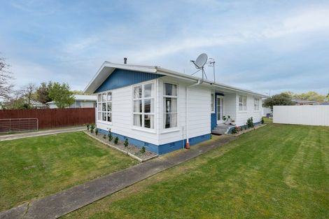 Photo of property in 19 Halswell Crescent, Westbrook, Palmerston North, 4412