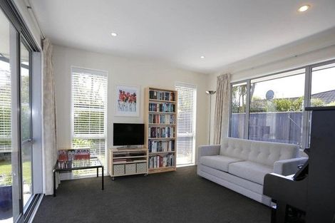 Photo of property in 2 Brackendale Place, Burnside, Christchurch, 8041