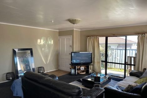 Photo of property in 24 Heathridge Place, Burswood, Auckland, 2013
