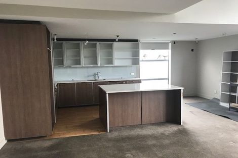 Photo of property in 7 Crawford Green, Miramar, Wellington, 6022