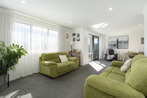 Photo of property in 10 Settler Avenue, Omokoroa, 3114