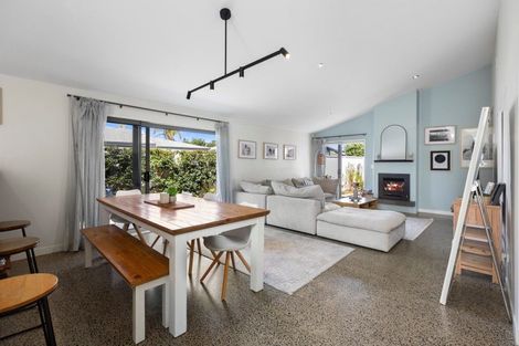 Photo of property in 7 Alice Lane, Papamoa Beach, Papamoa, 3118