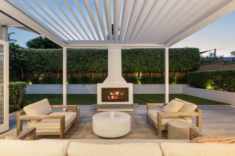 Photo of property in 26 Richmond Avenue, Northcote Point, Auckland, 0627