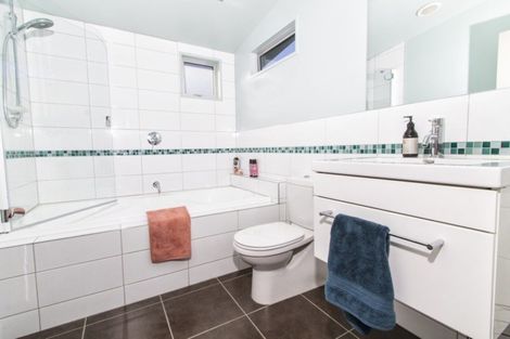 Photo of property in 8 Pisa Moorings Road, Mount Pisa, Cromwell, 9383