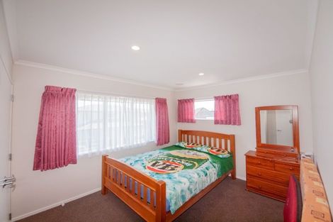 Photo of property in 8 Montego Place, Grenada Village, Wellington, 6037
