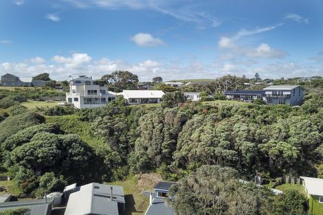 Photo of property in 18 Coates Avenue, Baylys Beach, Dargaville, 0377