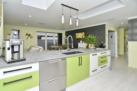 Photo of property in 14 Deans Place, Amberley, 7410