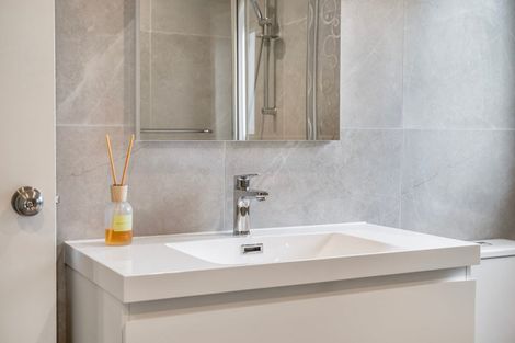 Photo of property in 1/2 Flavia Close, Torbay, Auckland, 0630