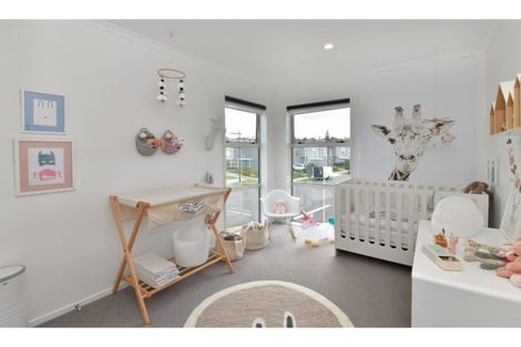 Photo of property in 2 Couldrey Crescent, Red Beach, 0932