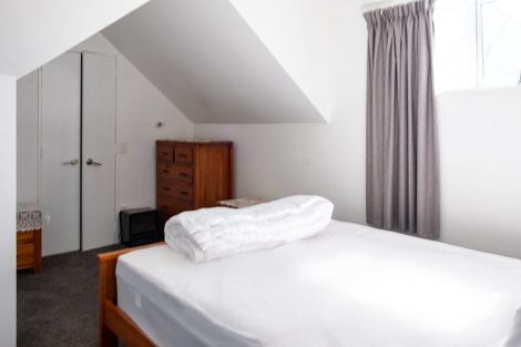 Photo of property in 72 Avonhead Road, Avonhead, Christchurch, 8042