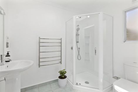 Photo of property in 115a Normandale Road, Normandale, Lower Hutt, 5010