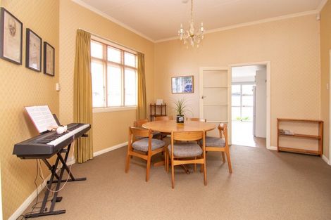 Photo of property in 402 Featherston Street, Palmerston North, 4414